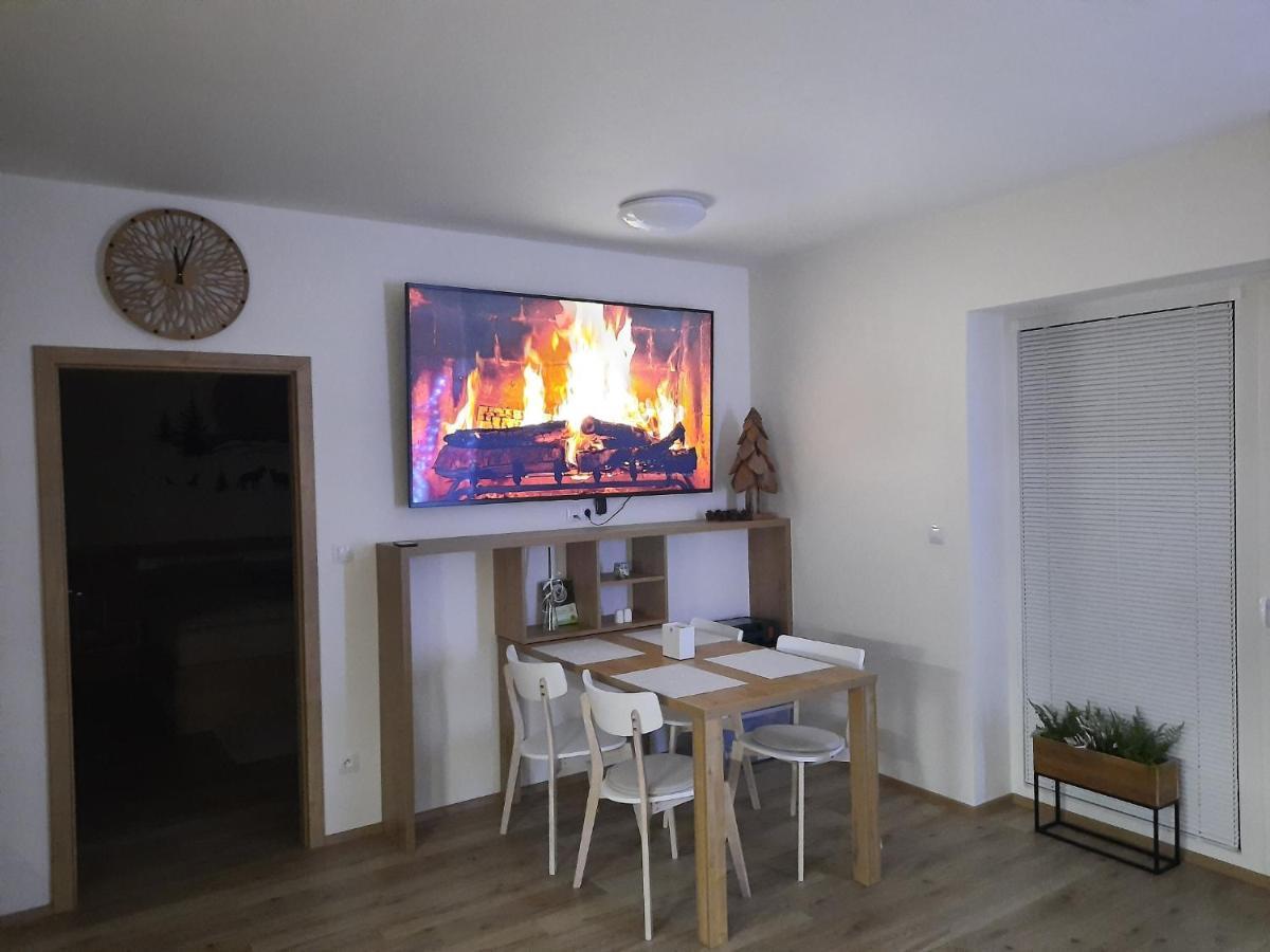 Vlci Nora Apartment *